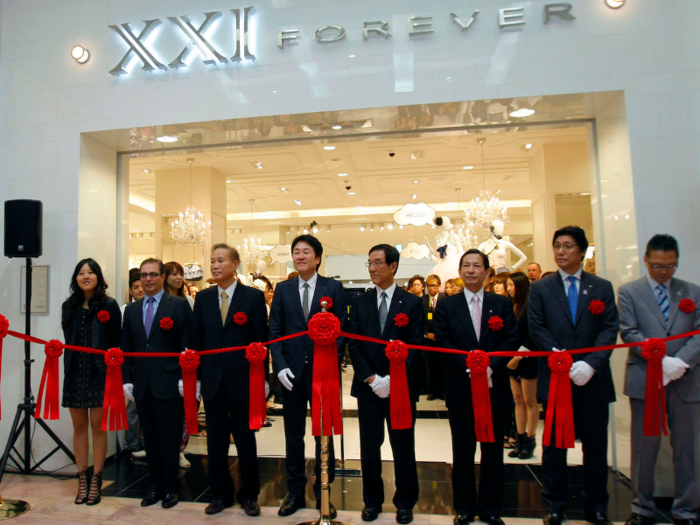 Forever 21 was soaring by 2010. There were 500 stores across the country, and the Changs had made it to No. 79 on the year’s Forbes 400 list of the richest Americans.