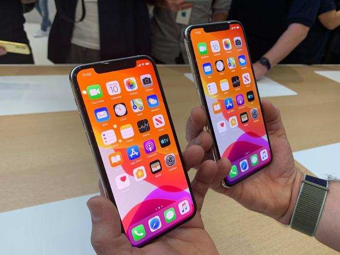 6. The iPhone 11 and 11 Pro models have identical front-facing cameras.