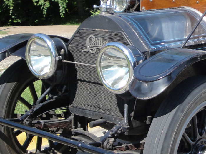 This 1912 Cadillac Model 30 had its logo in script instead of a crest and wreath.