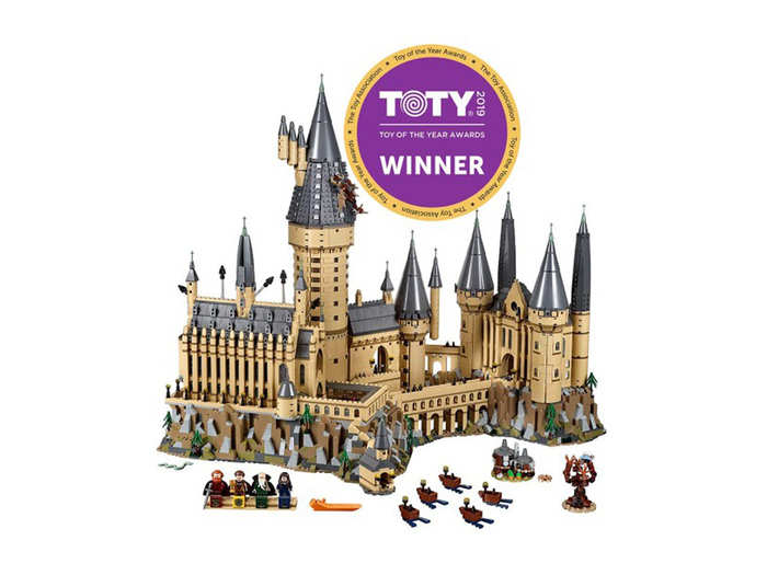 21. Lego Harry Potter Hogwarts Castle