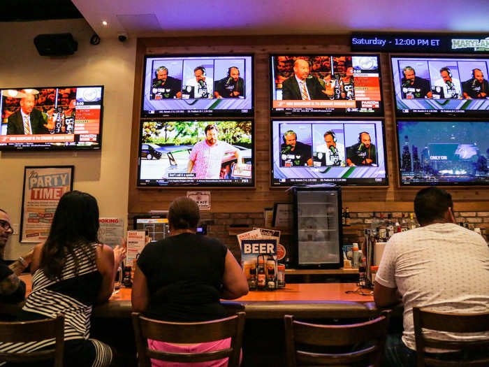 ... but all of the wall TVs featured only men, either playing sports or talking about them. Most of the patrons appeared to be men dining alone or with their bros. However, I was surprised to see several mixed-gender groups and even a family or two.