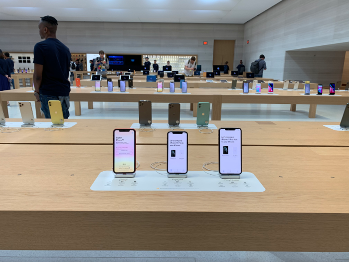 Try out all the products Apple currently carries, and see what the new colors look like in person.