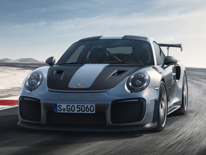 Sports car: Porsche 911 GT2 RS MR