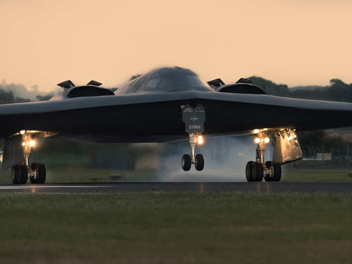 The bombers also performed touch-and-go drills at Fairford, during which the bombers land and take off again without coming to a complete stop, allowing pilots to practice many landings in a short period of time.