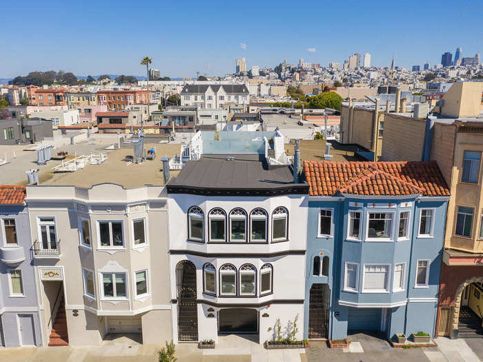 Luxury real estate agent Albert Garibaldi noted that house flippers tend to buy old, historic Silicon Valley homes, renovate them, and sell them to tech millionaires who don