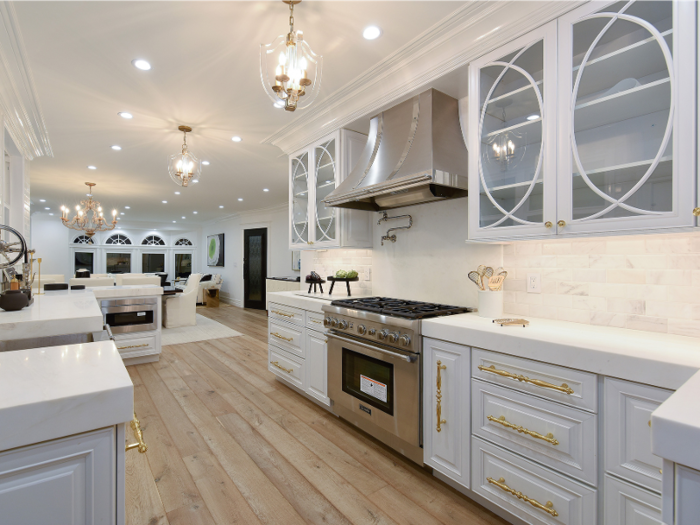 Realtor Mary Pope-Handy has worked with tech buyers in Silicon Valley for over 20 years. She said that tech millionaires usually look for "expansive and luxurious kitchens" with lots of light.