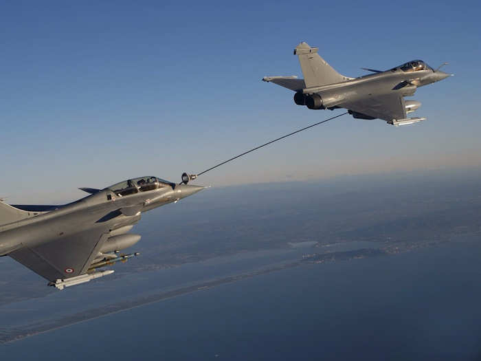 ​Rafale fighter jets can help each other out mid-air