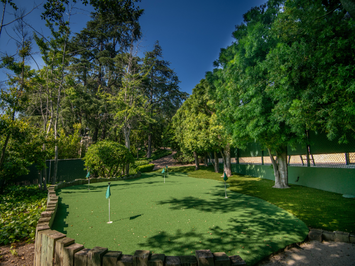 There is even a putting green.