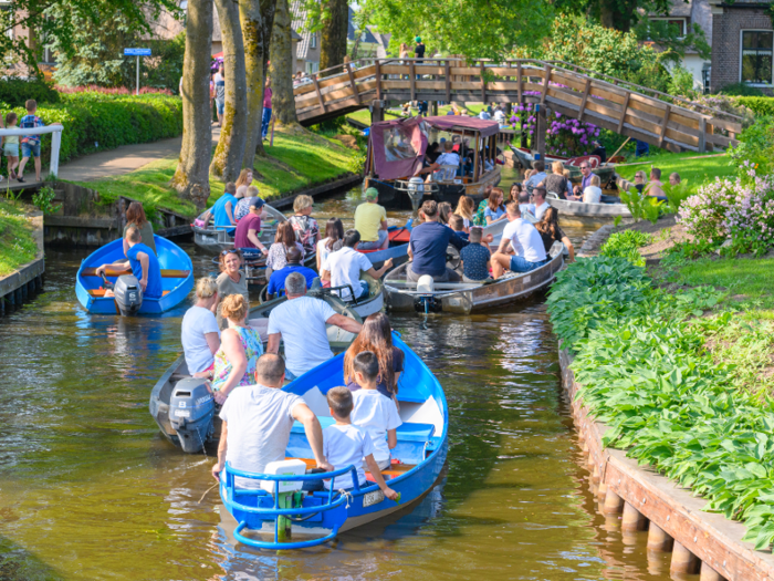 Additional steps have been taken to guard against the stream of tourists which shows no signs of stopping. Extra posts with crossbars were installed to strengthen the bridge from boat blows.