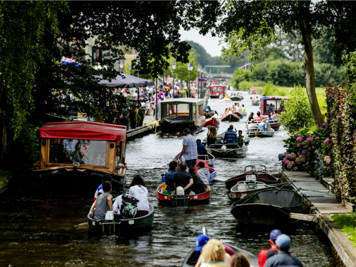 Locals stated that visitors were sailing too fast, some under the influence of alcohol and some without the proper permits. Other drivers were too young, and some sailed in the wrong direction.