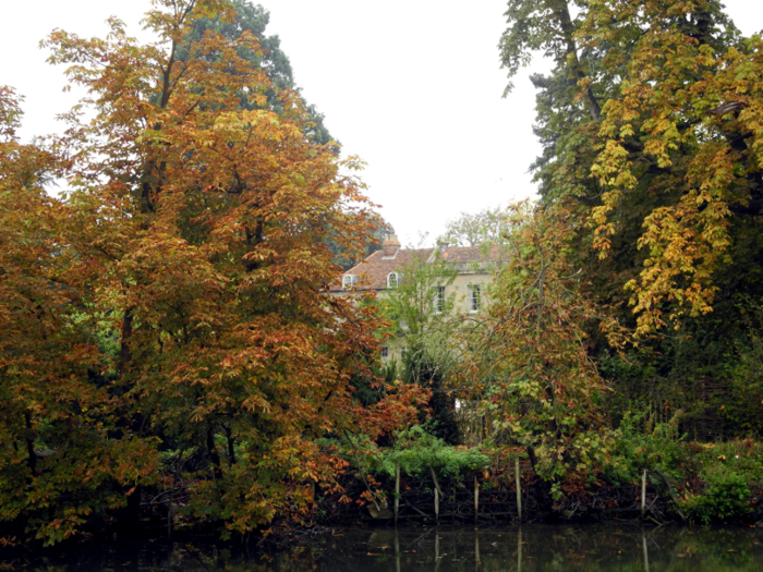 The pair bought a restored 17th-century mansion on the River Thames in London just a few weeks after their 2014 wedding. They keep the 4-acre estate private with plenty of foliage.