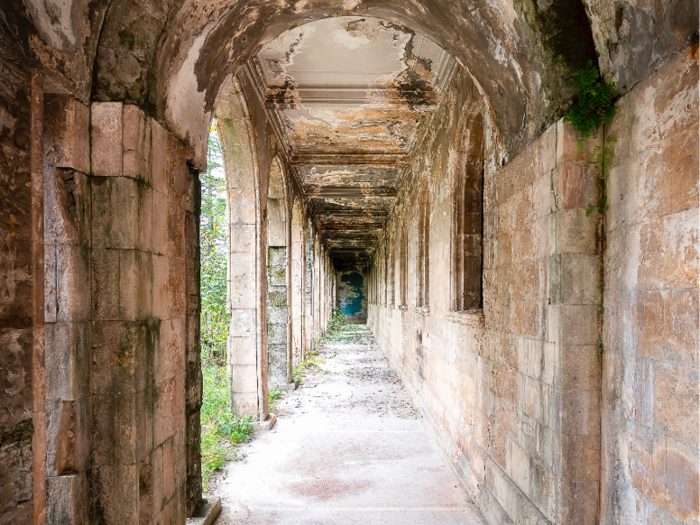 However, the old ruins of the Soviet-era spa remain, attracting tourists and photographers from across the world to step inside its (mostly) abandoned walls.