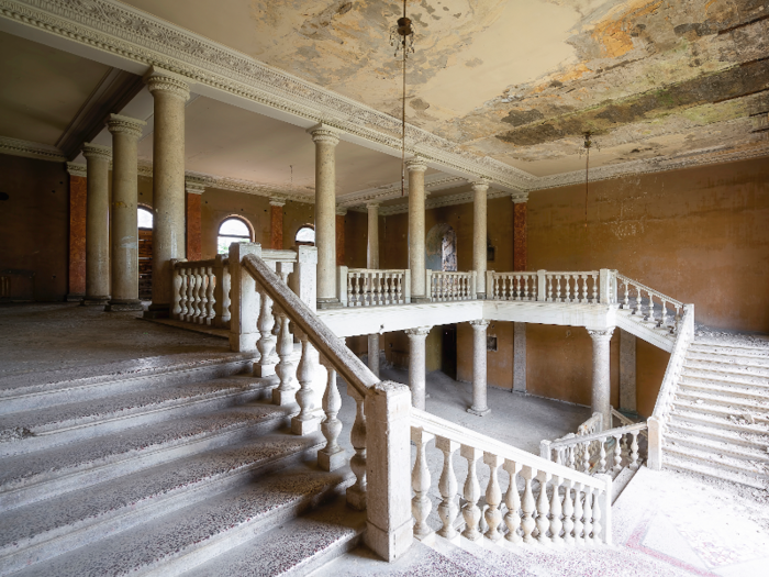 “Many of the sanatoriums that were thriving 50 years ago, are now abandoned, in heavy decay and crumbling,” says urban photographer Roman Robroek.