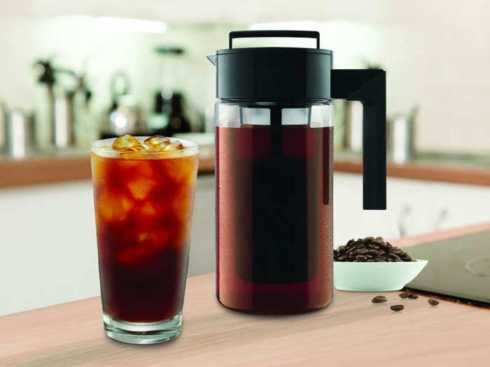 A cold brew coffee maker