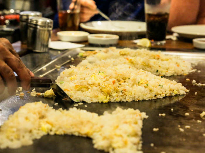 Then, he put his spatula under the heart and made it "beat". He looked up at us as if expecting a response. The Texan woman across the table clapped in delight.