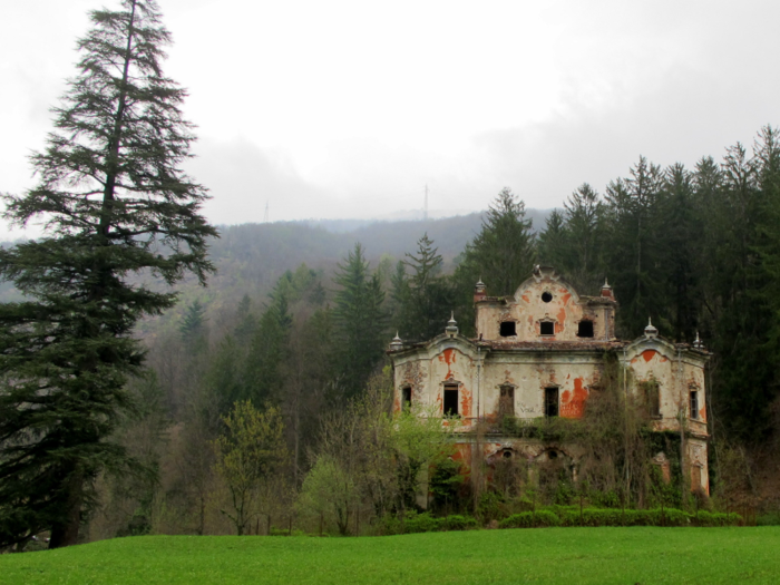 Villa de Vecchi —Cortenova, Italy