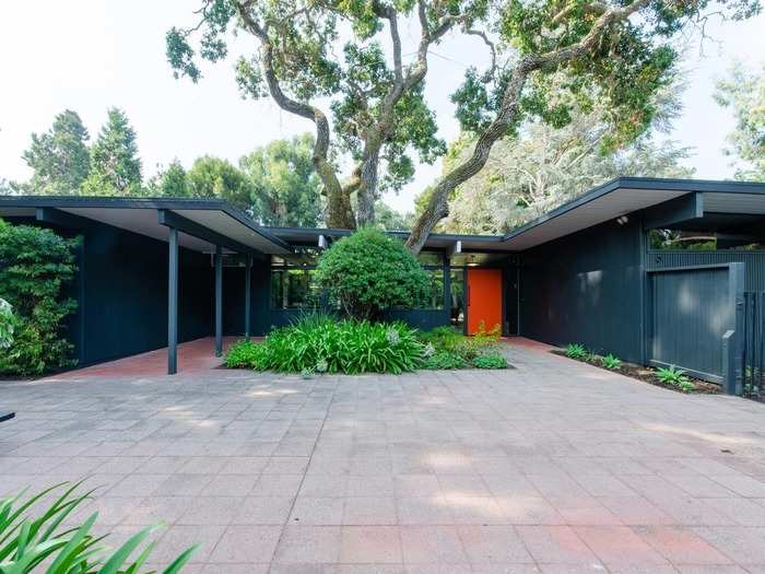 4. This $800 Menlo Park home is the answer to your midcentury modern dreams