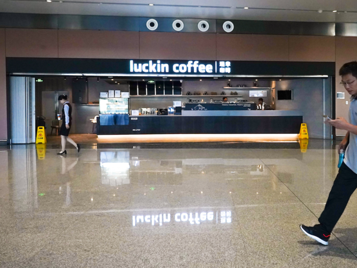 I decided to explore some of the restaurants, bars, and coffee shops. Many of them are famous fast food chains and cafes — I saw at least three Starbucks stores, two Costa Coffees, as well as their Chinese rival Luckin Coffee.