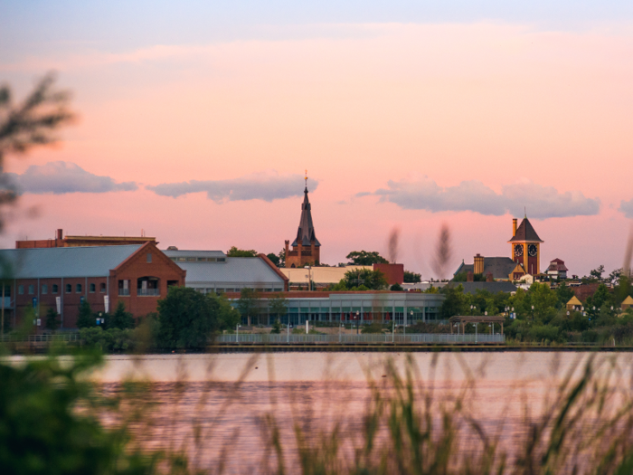 12. New Bern, North Carolina, had a net population loss from migration of 4,922 between 2010 and 2018 — 3.9% of the metro