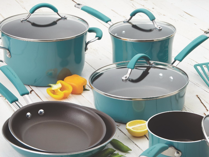 Types of pots and pans