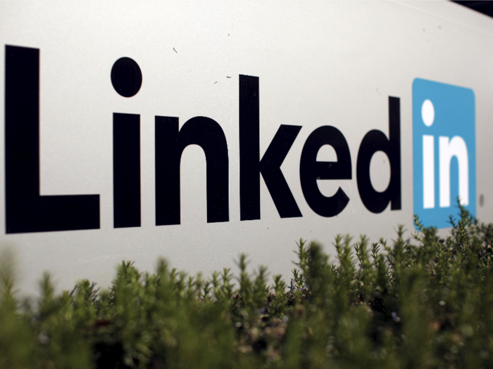 5. LinkedIn received an overall rating of 4.2 stars.