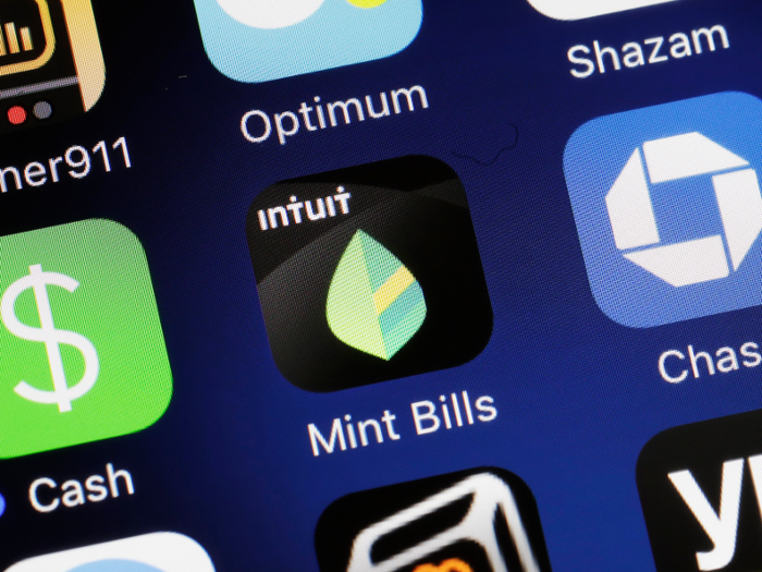 7. Intuit received an overall rating of 4.1 stars.