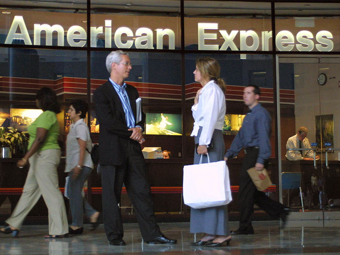 15. American Express received an overall rating of 3.9 stars.