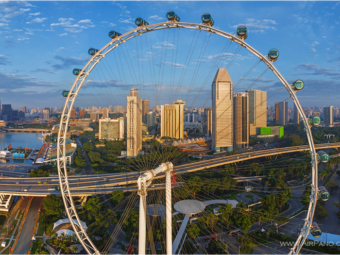 In 2008, it was announced that Xanadu would include an observational Ferris wheel akin to the London Eye, a feature that residents feared would be a distracting and unseemly addition to their town.