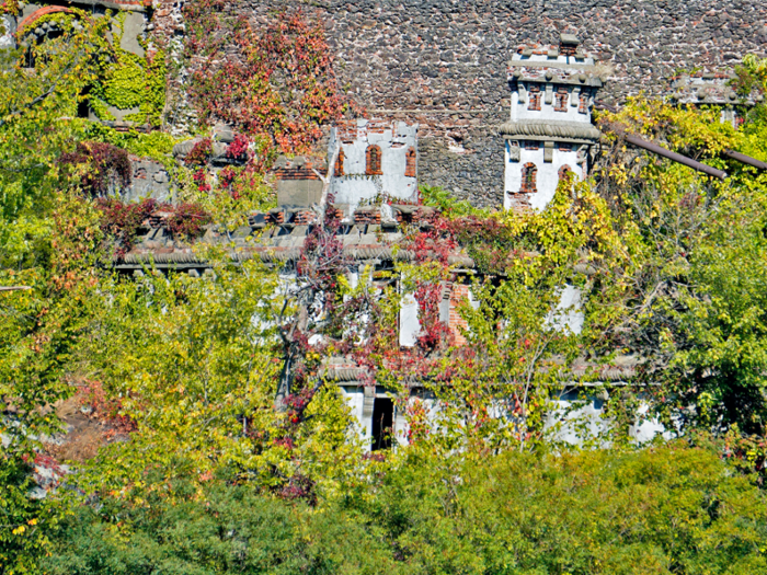 From afar, it was especially clear that nature has already taken over many parts of this mysterious piece of history on the Hudson River.