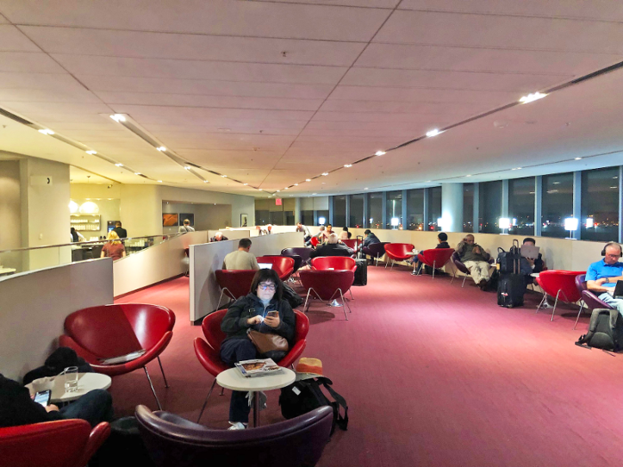 Meanwhile, the Maple Leaf lounge in the Toronto airport looked a little more tired, so I ultimately chose to sit at the gate instead.