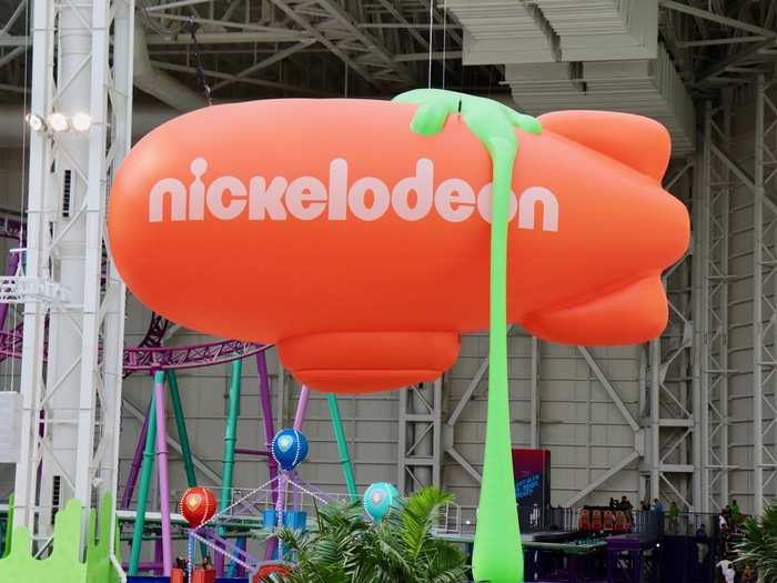 I headed down to the theme park to check out the over 35 rides and attractions. A huge orange Nickelodeon blimp dripping with slime was the perfect welcome to the park.