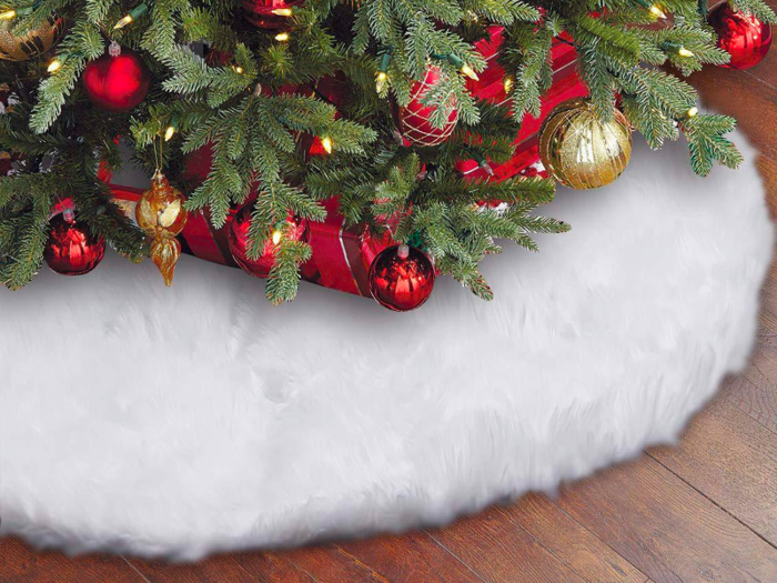 The best faux-fur tree skirt