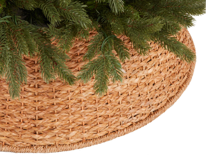 The best natural tree skirt