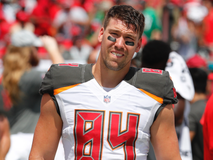 SIT: Cameron Brate, TE