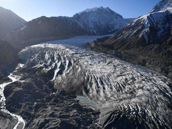 These glaciers provide water for 250 million people who live near the mountains. Further out, another billion people rely on the rivers that flow from these mountains. When the report was released, Philippus Wester, the report