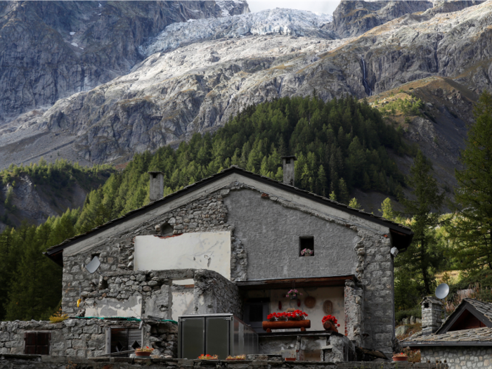 Glaciers made international headlines in September 2019, when a 250,000-cubic-meter chunk of ice from Planpincieux Glacier on Mont Blanc threatened the Italian town of Courmeyeur at its base.