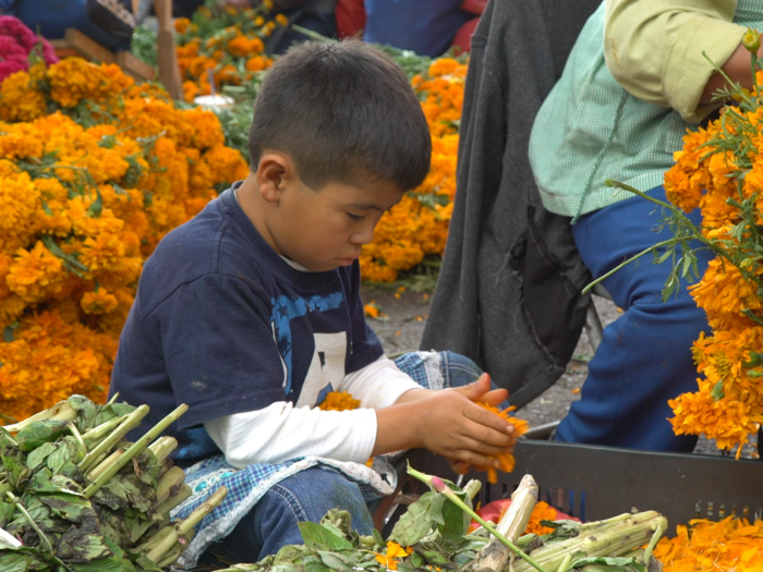 But in Ciudad Juarez, a city just south of El Paso, Texas, the flowers are $5 (50 pesos).