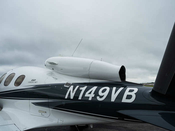 ... And a single engine, mounted on the roof. It