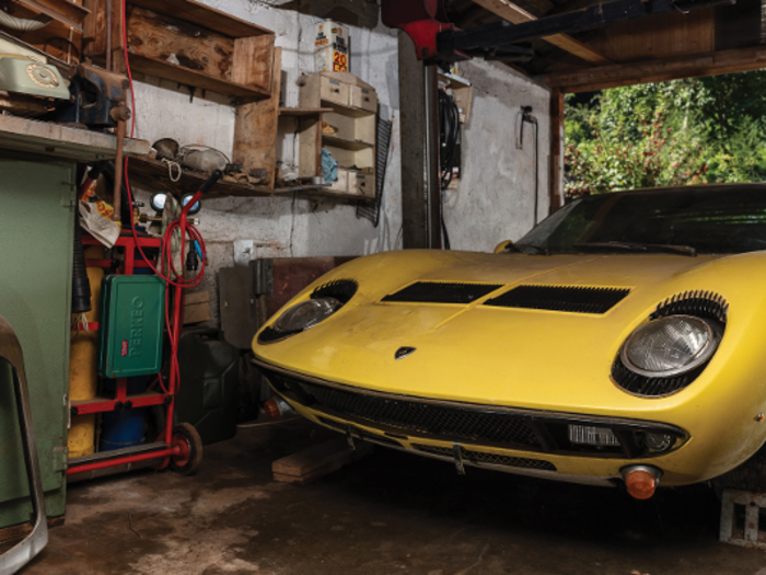 It has its original Giallo Fly Yellow exterior paint job…