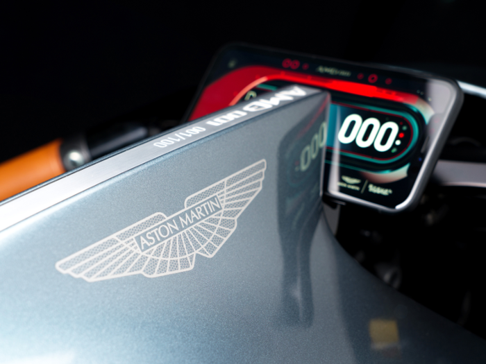 The iconic Aston Martin stainless steel wings sits on the motorcycle’s nose and tank.