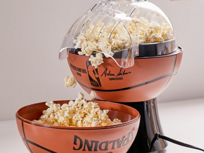 A popcorn popper suited for game day