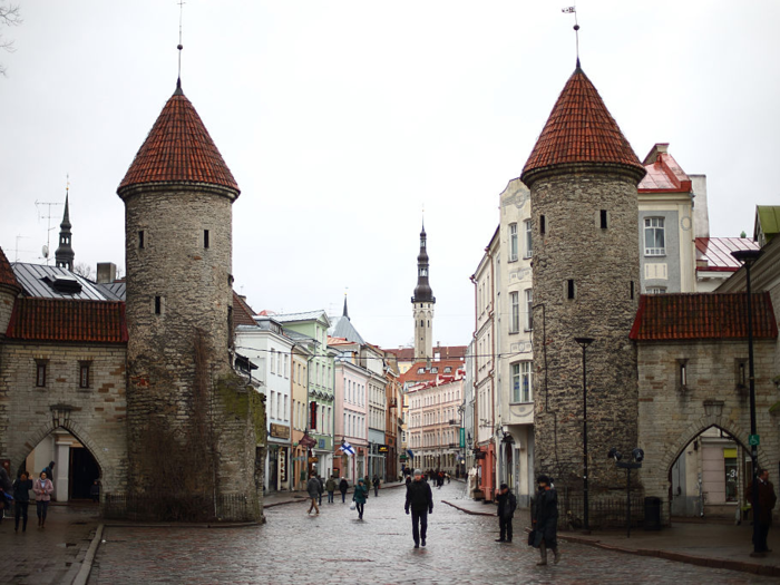 16. Tallinn, Estonia, had a population of 441,000, which was 33.3% of the country