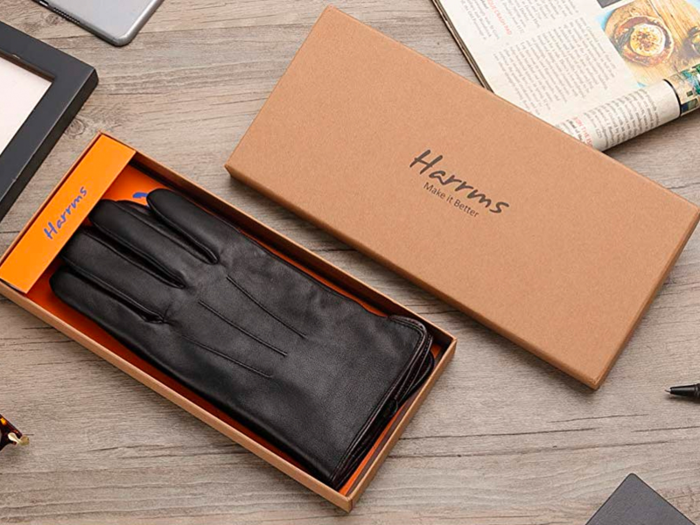 Leather touchscreen gloves