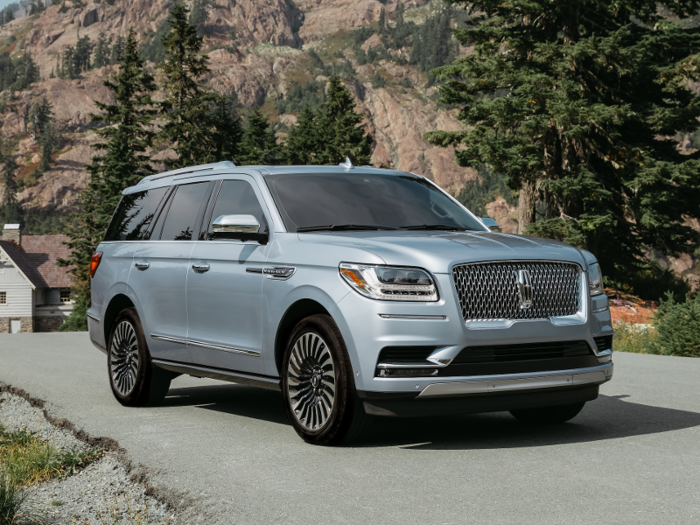 2. Lincoln Navigator L: 65.7% depreciation with a difference of $45,378.