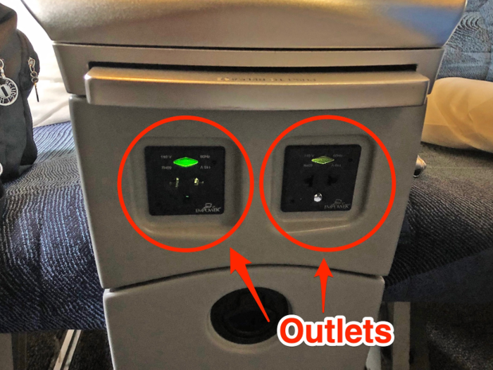 The regular business class seats each also had a pair of outlets for travelers who needed to re-charge their devices.