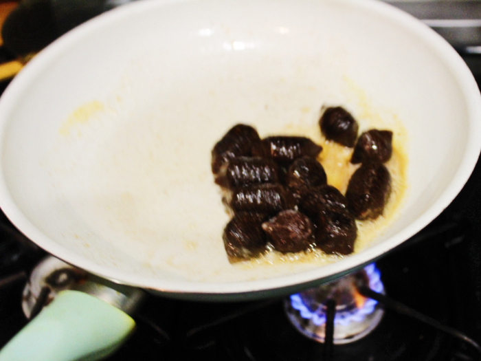 Before long, my gnocchi appeared to be almost done. They looked like little cakes or bonbons, and the buttery, chocolatey smell emitting from the pan was truly mouthwatering.