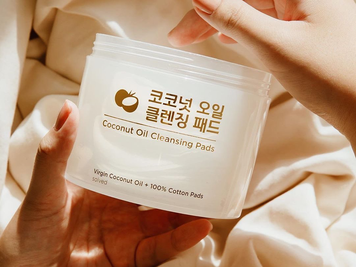 Solved Skincare Coconut Oil Cleansing Pads