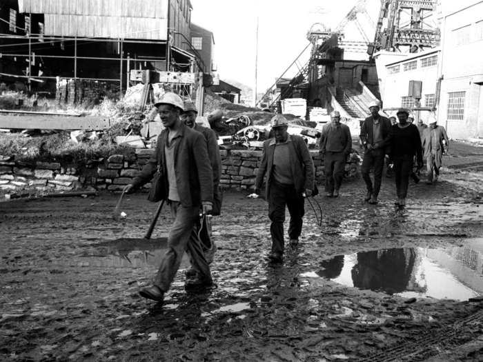 At the edge of the Merthyr Vale coal mine were seven massive sludge piles, or spoil tips, made of coal waste. Complaints had been made to the National Coal Board (NCB) multiple times. Three years earlier, in 1963, Pantglas school wrote a petition asking for it to be looked into. The tip that particularly raised concerns was 111 feet high, and a quarter of a mile above the school. All that separated them was a steep slope.