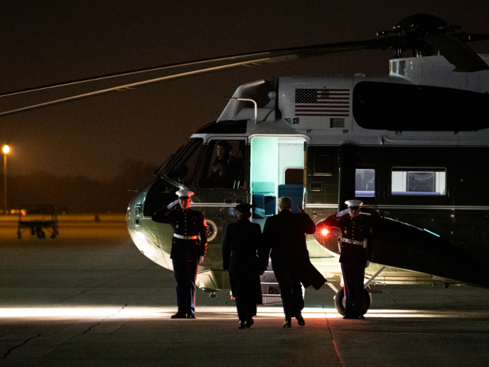 After the visit, Trump once again boarded Air Force One.