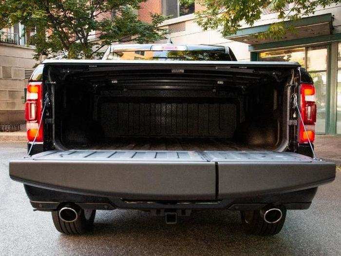 Each of my two East Coast test trucks had short beds, though one of them had a nifty retractable tonneau cover.